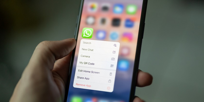 WhatsApp Adds Reactions, Community Announcements and Group Updates to iOS Beta