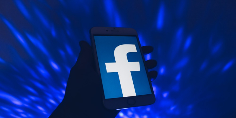 Facebook Unveils App Icon Dynamic Theming Feature